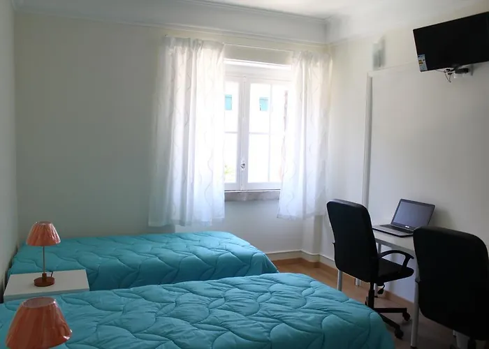 地铁阿拉米达住宅旅馆 * Lisboa