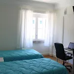 地铁阿拉米达住宅旅馆 * Lisboa